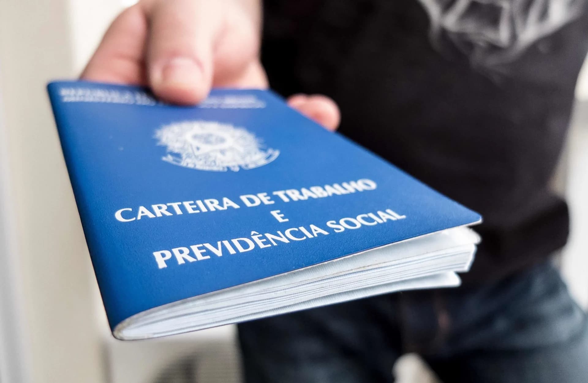 A CRISE E O DESEMPREGO