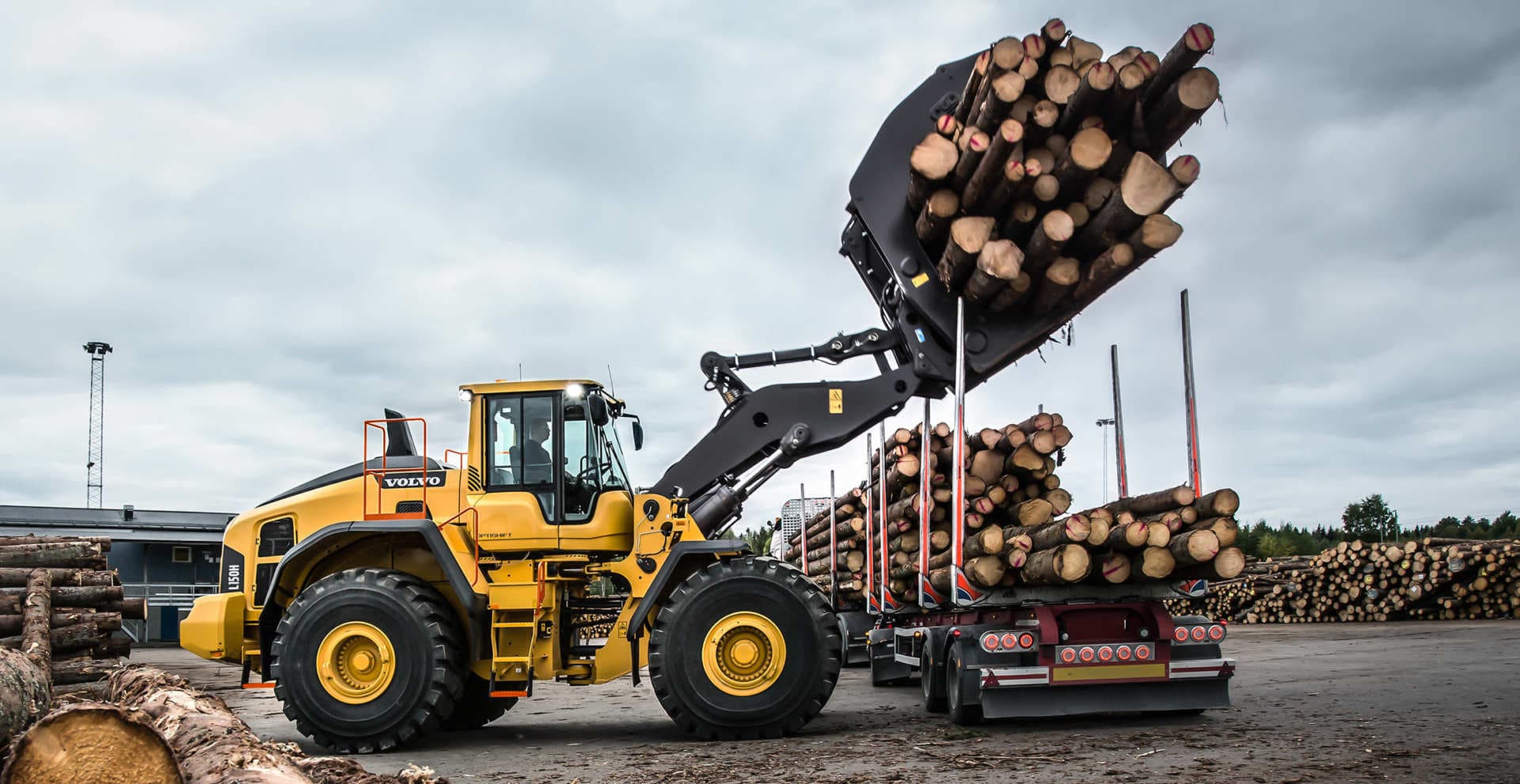 Volvo CE nacionaliza mais três equipamentos