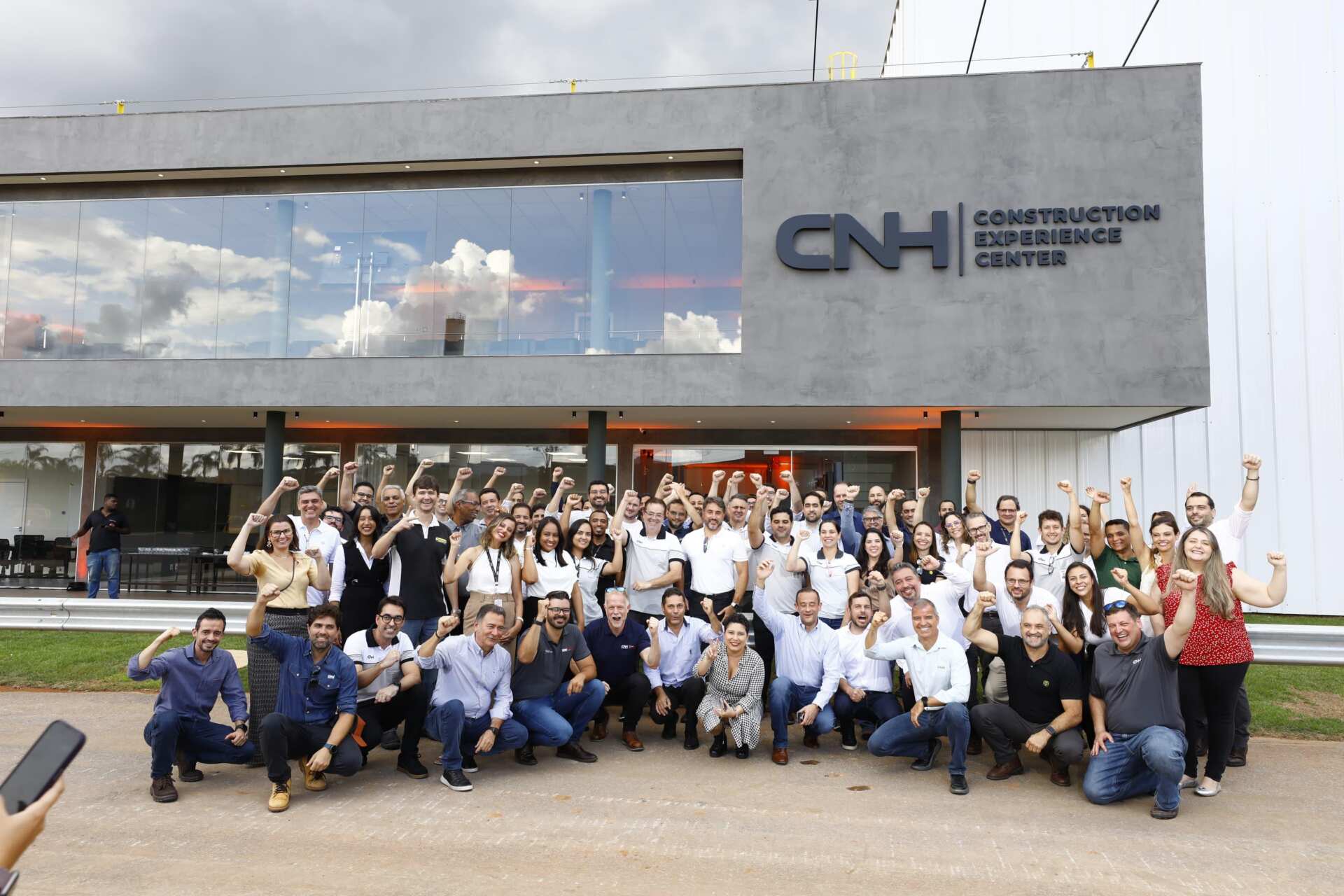 CNH inaugura novo Centro de Experiência do Cliente com foco em construção